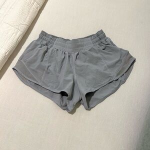 Lululemon Hotty Hot 2.5” Shorts